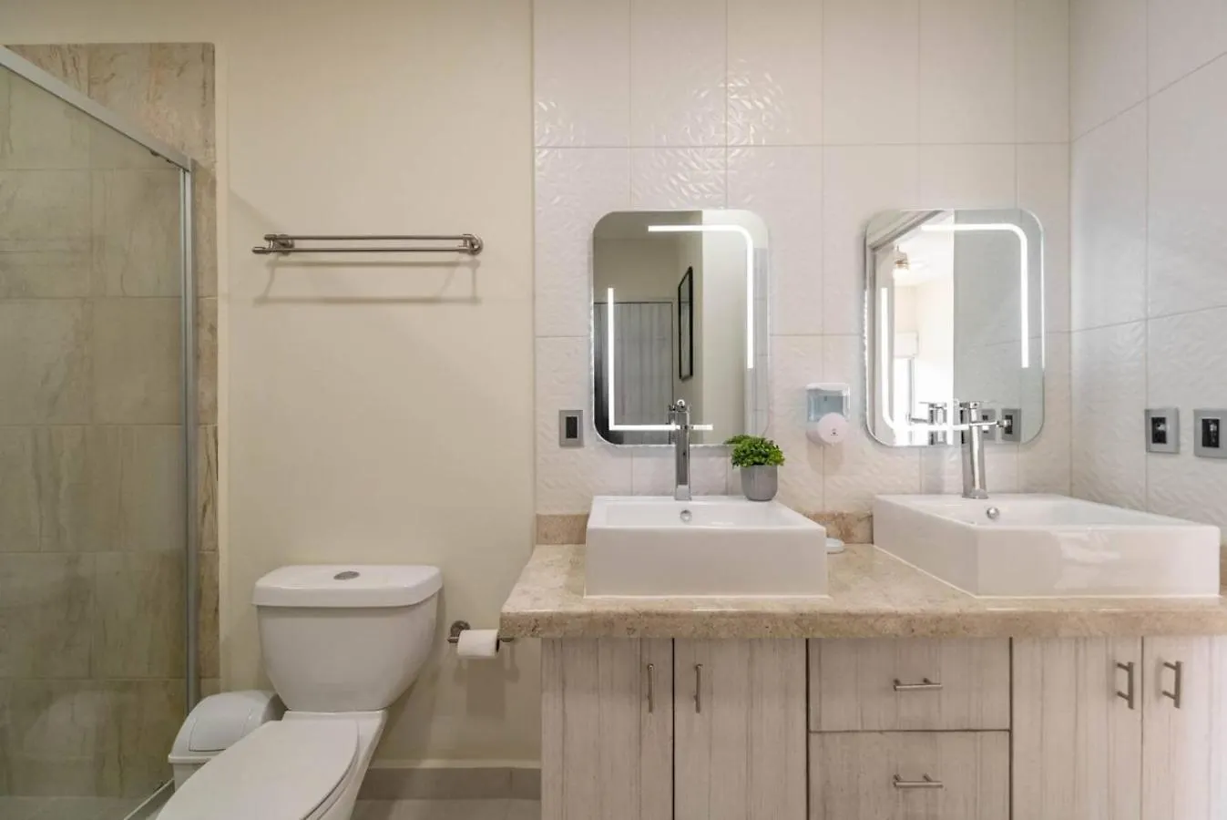 Holiday home Stylish 2 Bedroom Condo With Balcony, Rooftop Pool, Hottub Playa del Carmen